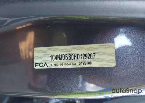 2017 Jeep Compass Sport 4X4 z USA, uszkodzony, nr VIN 1C4NJDBB0HD129207